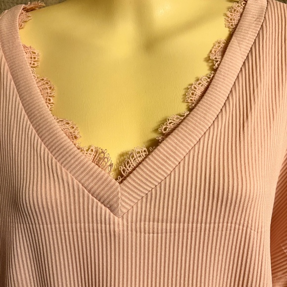 Pink Flowing Top Women's L - Picture 3 of 8